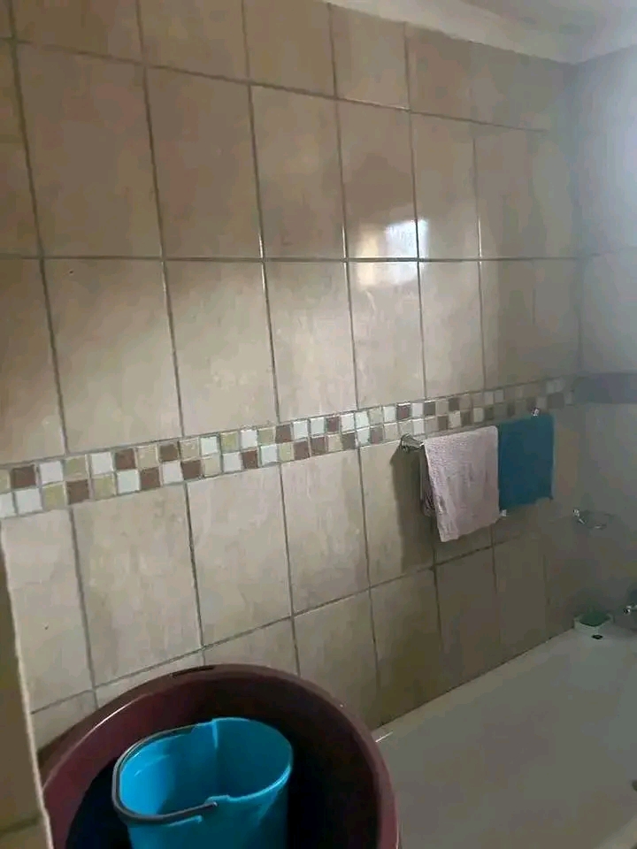 Ext1 r2800 rental including electricity 
r15  in Rabie ridge