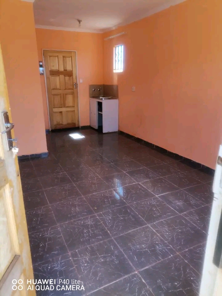2 bedroom house for rent
kitchen zink

bac  in Protea Glen