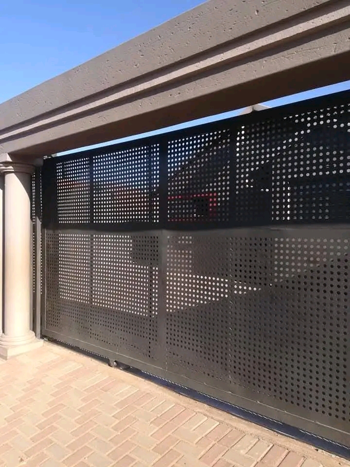 Furnished room to rent at ext 11 with bed,tv,  in Protea Glen
