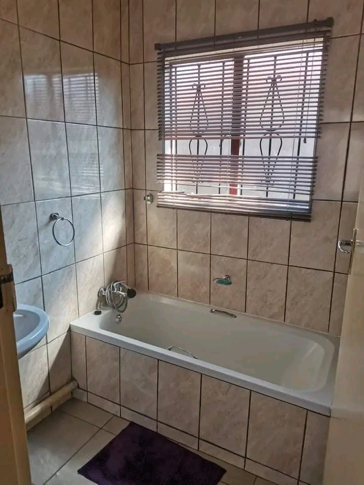 House available to rent at ext 6 nombhela dri  in Vosloorus