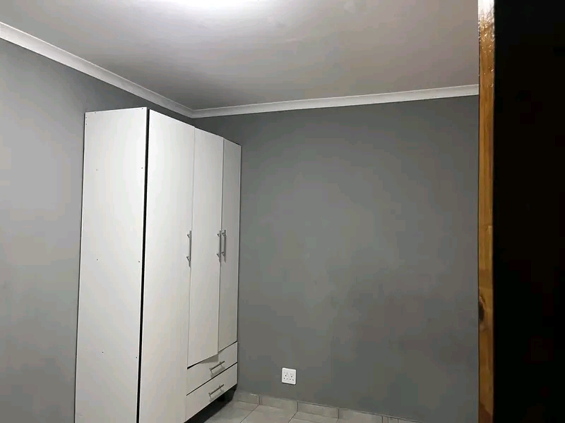 Cottage available from the 1st april extensio  in Cosmo City