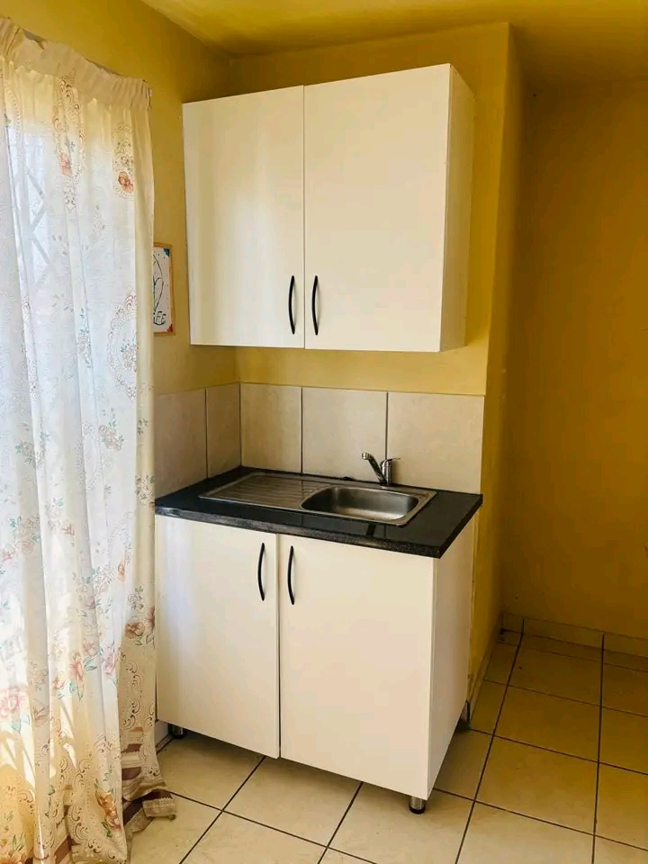 A room for r2500 deposit r1250. electricity p  in Ebony Park