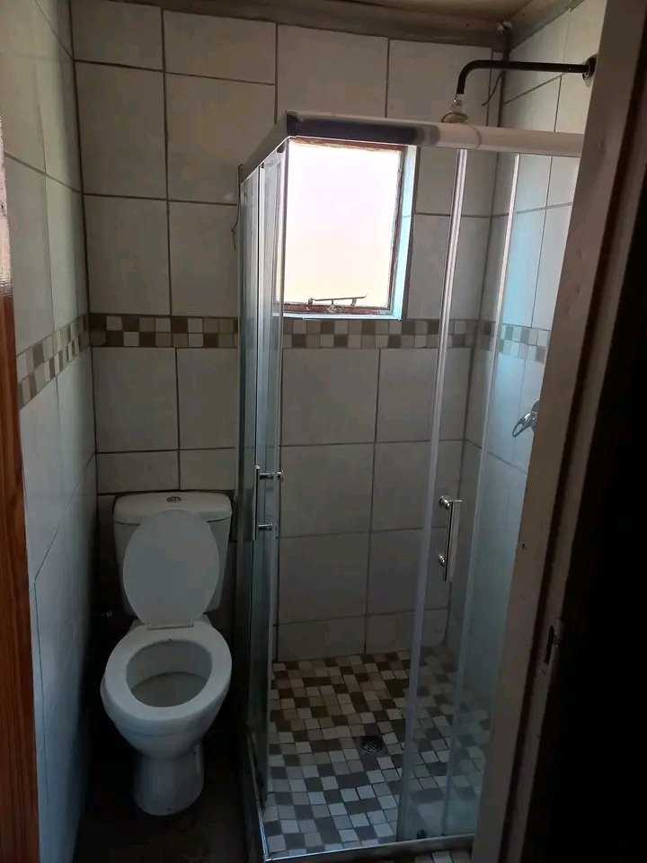 Cottage 2 room size available next to zondi a  in Jabulani
