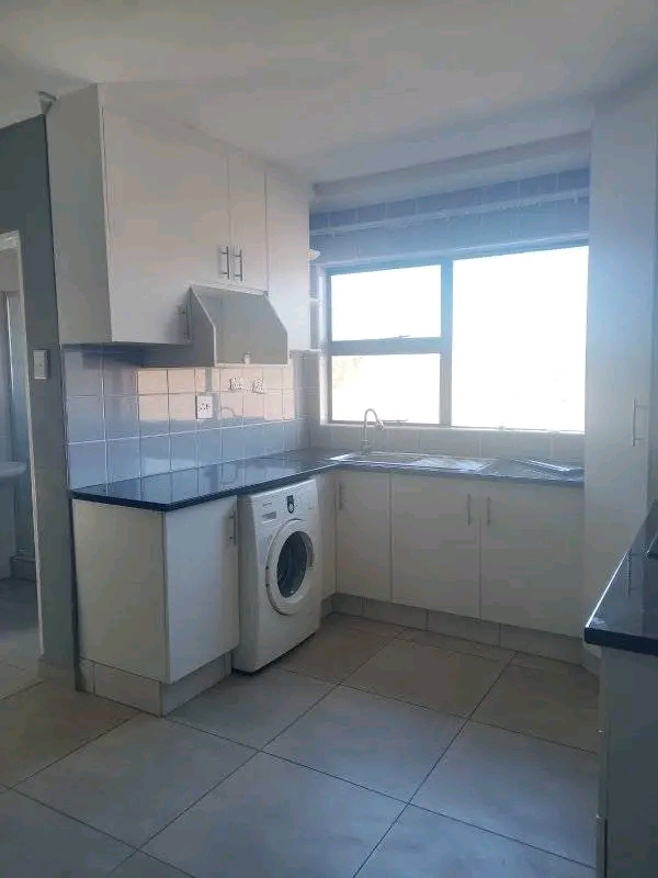Large 1 bedroom cottage with a fitted kitchen  in Norkem Park