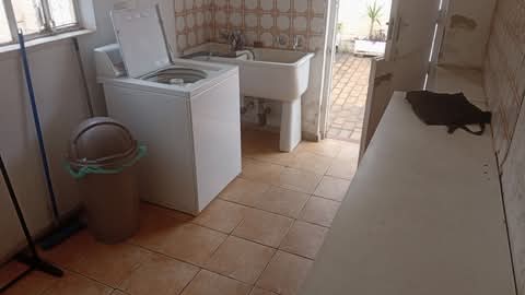 Room to rent for one person in jeppe east
47  in Kensington