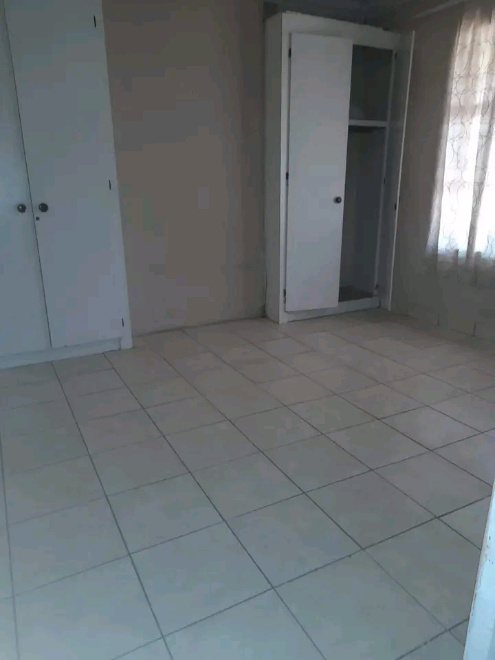Inside room very big bedroom with fitted ward  in Kenilworth