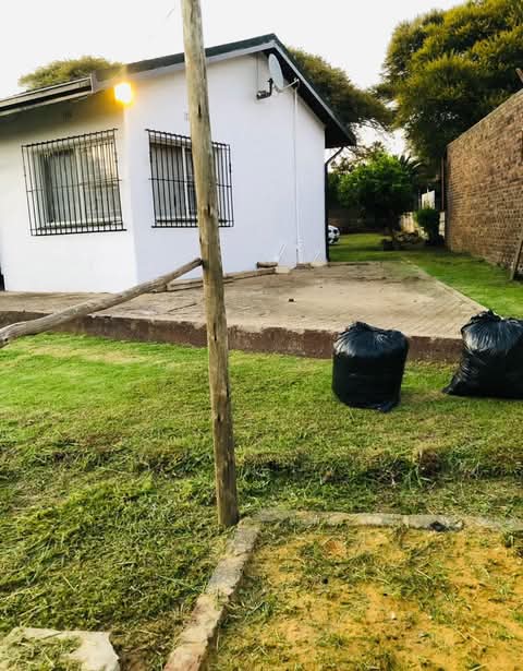 Full house 3 bedroomed for rental it covers e  in Birchleigh