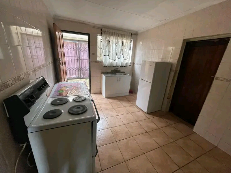 1 separate bedroom cottage with kitchen with   in Tembisa