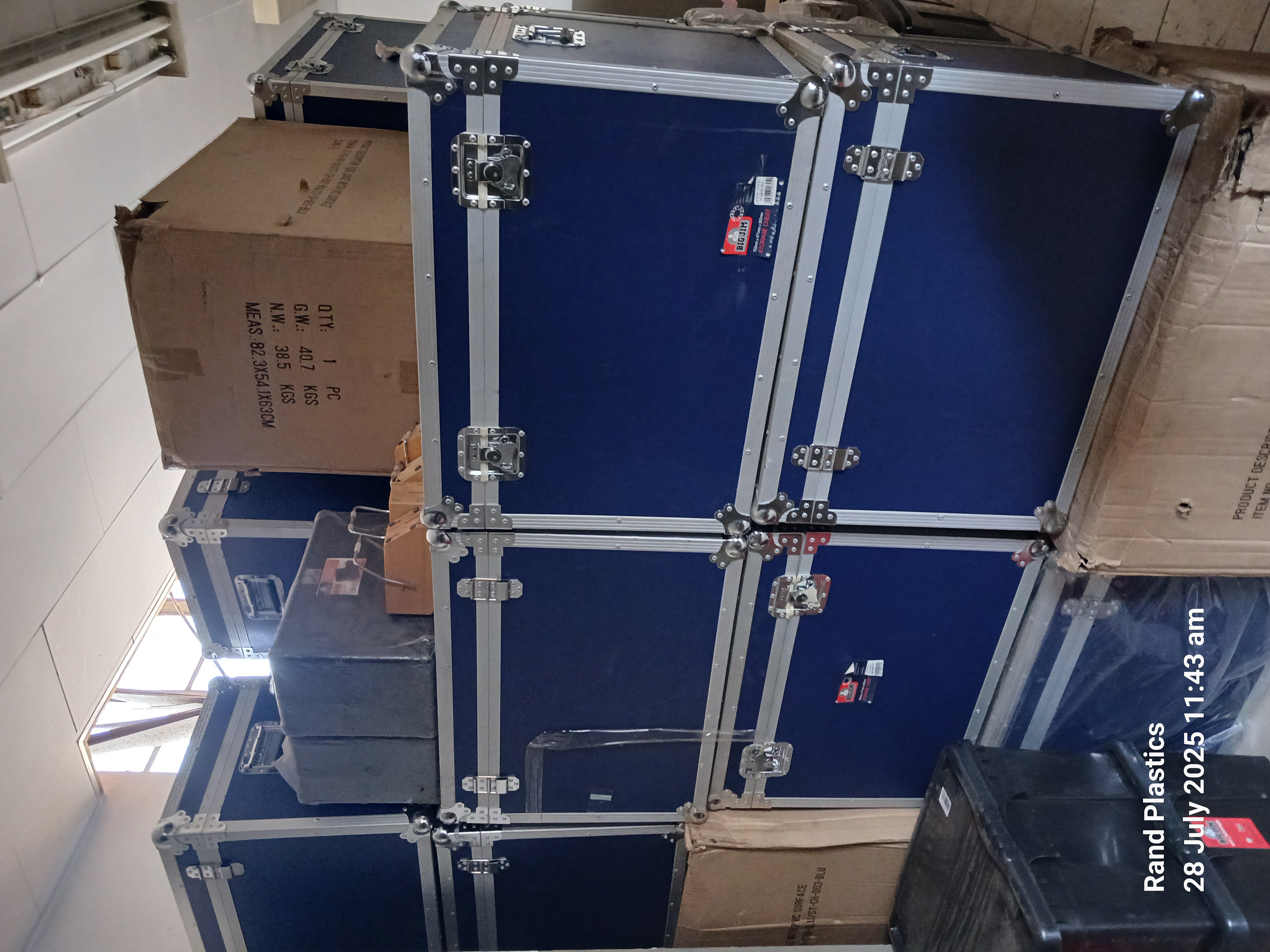  🌟 large chest for sale – heavy-duty sto  in Johannesburg