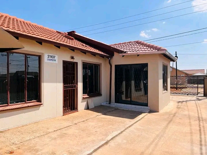Get this 2 bedroom house rental available imm  in Protea Glen