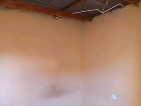 Room available at eliliba section amount of r  in Tembisa