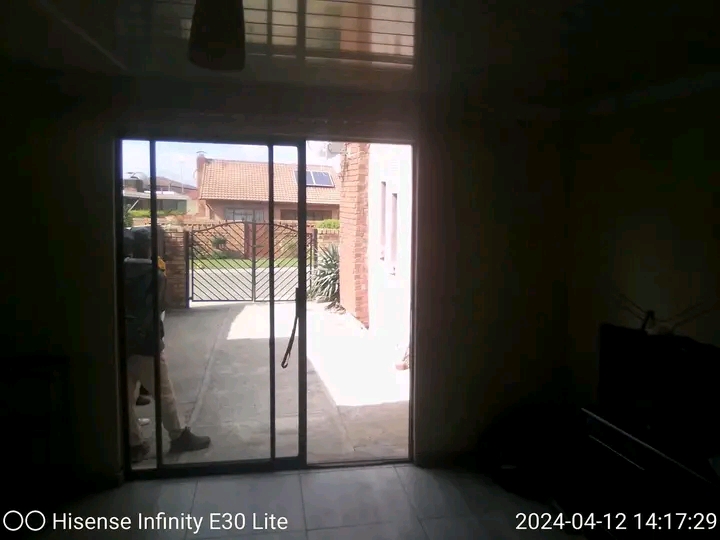 A beautiful spacious room available opposite   in Pimville
