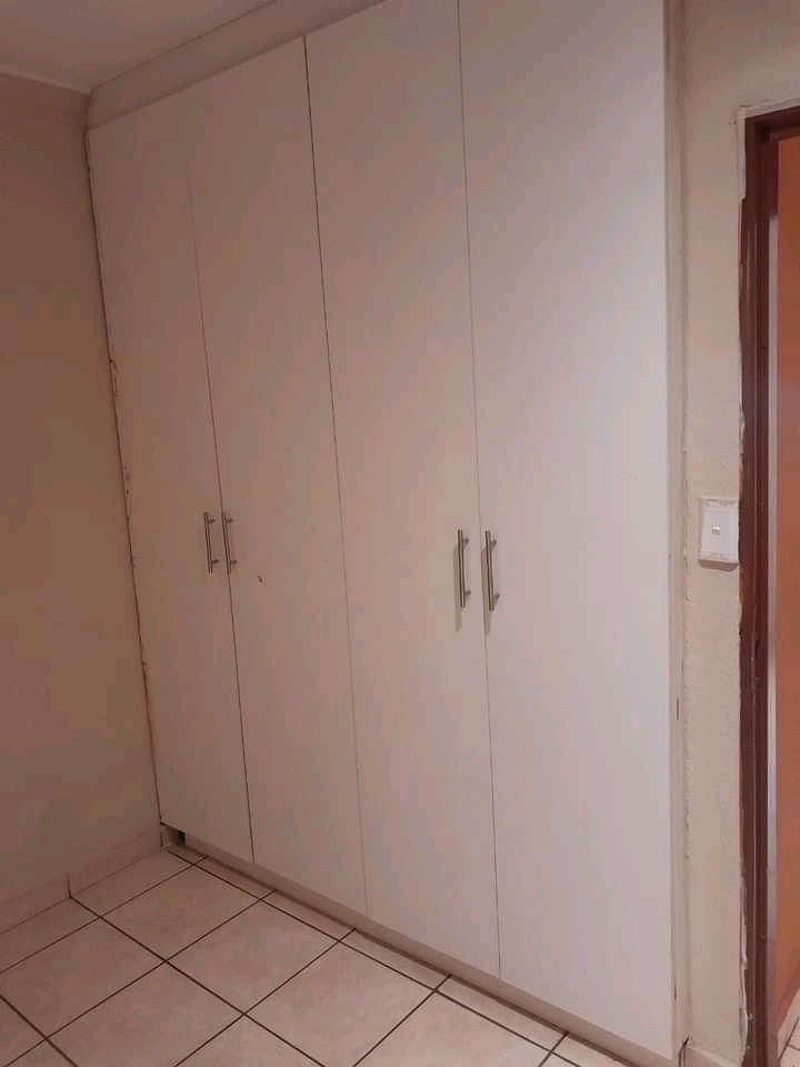 House to rent
available immediately
3 bedro  in Dawn Park