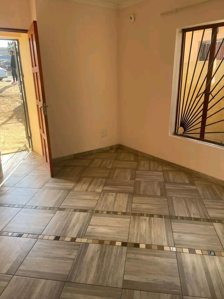 2 bedroom house for rental
📌nb:agent fee   in Clayville