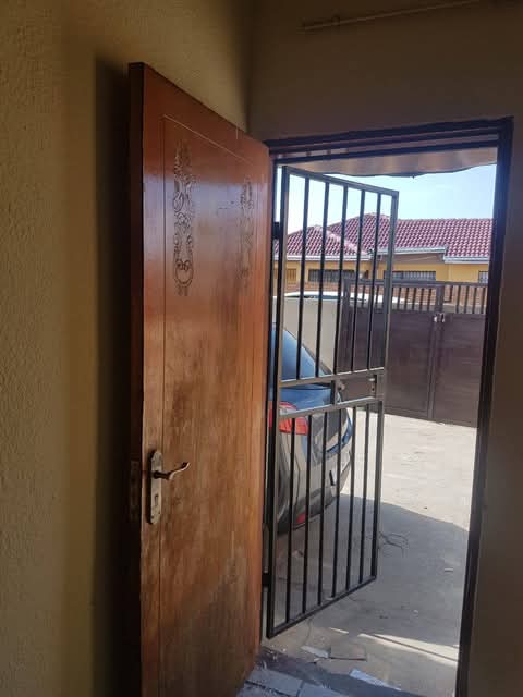 2 bedroom house for rent – ext 25
📍 nex  in Vosloorus
