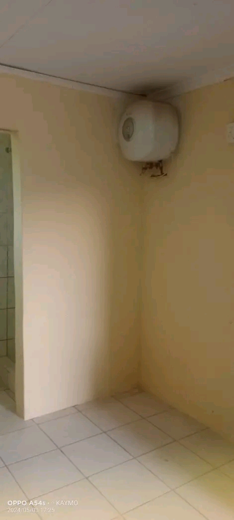 Room to rent again available for r1400 it got  in Braamfischer