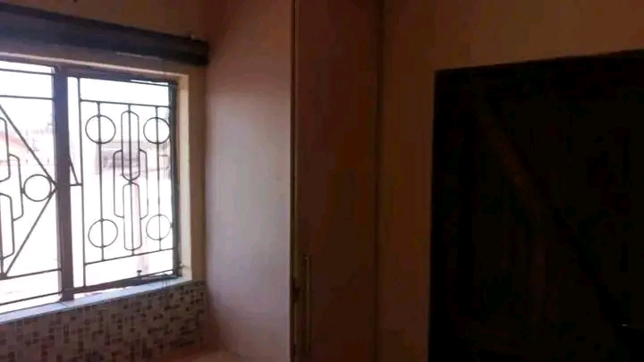 2 bedroom house -with 4 outside rooms -to ren  in Ebony Park