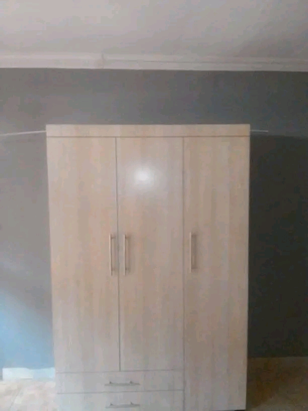 Bachelor available in ex2 
with 
fitted war  in Rabie ridge