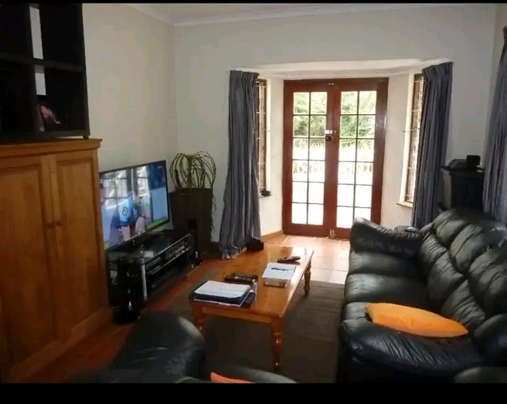 Cute cottage to rent in hillcrest. 
availabl  in Hillcrest