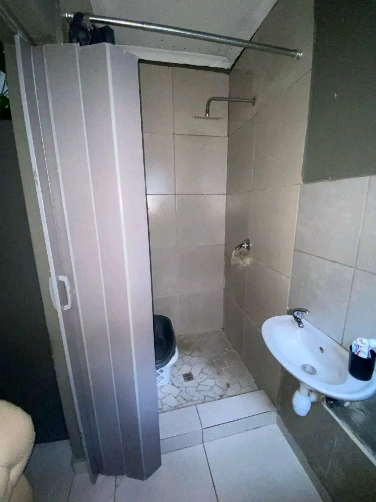 Beautiful open plan bachelor consists of fitt  in Norkem Park