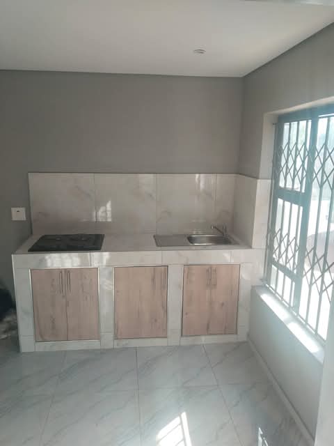 * bachelor rental available for rent 🙂 �  in Birch Acres