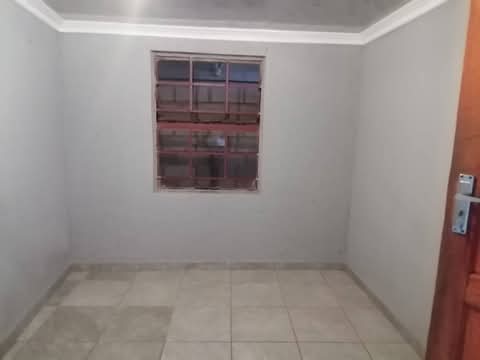 2 rooms to rent at motswaledi sowe2 between b  in Diepkloof