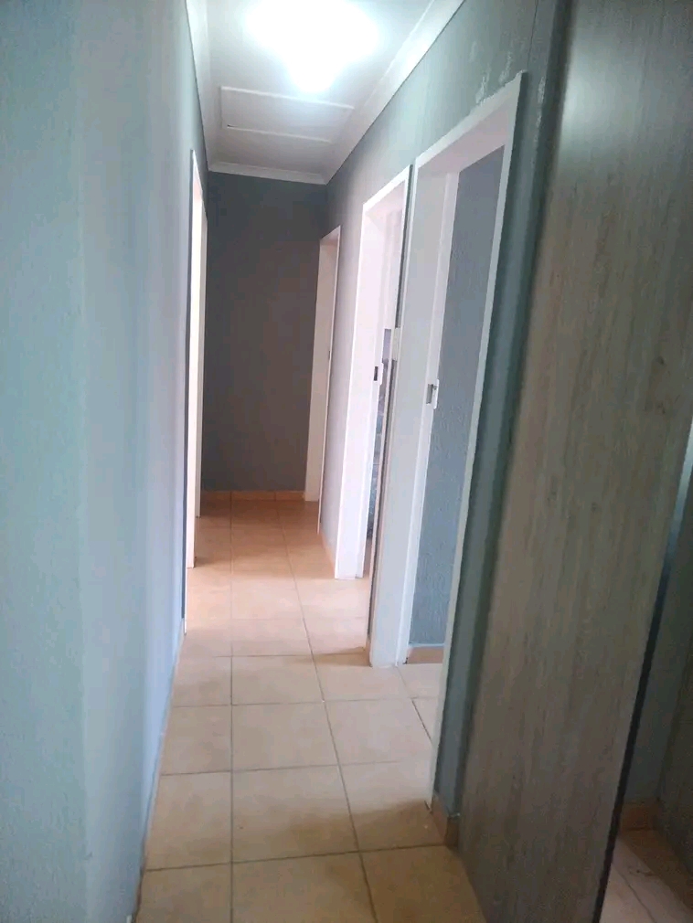 3 bed 1 bath available at ext 7 available imm  in Dawn Park