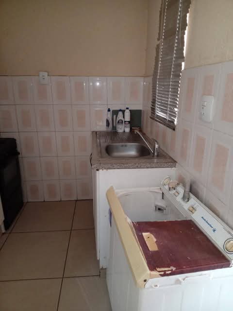 A very huge cottage in ext 2 goes for r2800 m  in Naledi