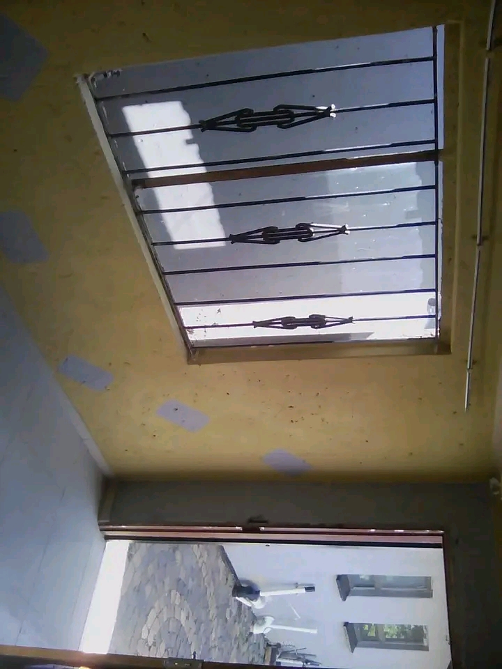 Garage size room for rental @r 1100.00 same a  in Protea Glen