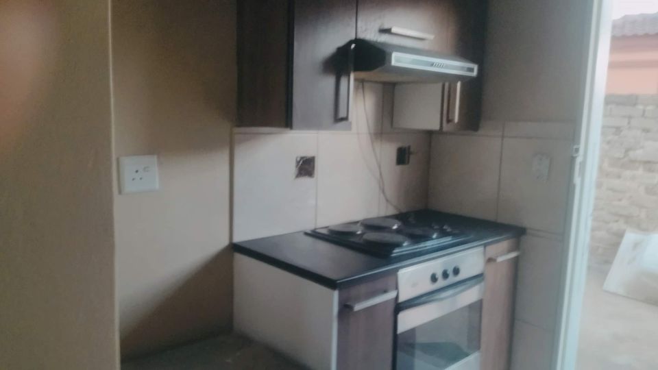 House for rent available immediately ,2 bed h  in Cosmo City