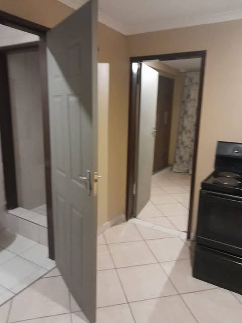 Cozy cottage for rent in ext 9
location: mas  in Vosloorus