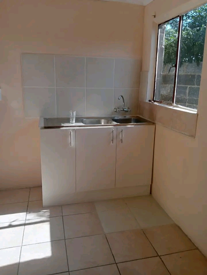 R2700 rooms to hire at townsview / oakdene jo  in Townsview