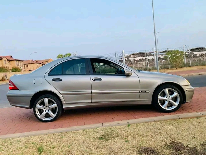 2006 mercedes benz w203
c180 compressor 
en  in Centurion