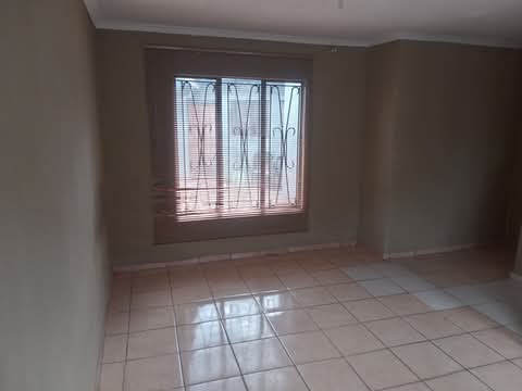 Spacious bachelor flat for rent in ext 6, pap  in Eastfield