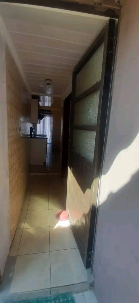 Zone 2 
fitted kitchen 
lounge 
full bathr  in Pimville