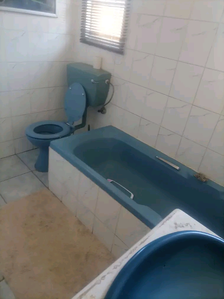 House available for rent
rental: r5000 per m  in Pimville