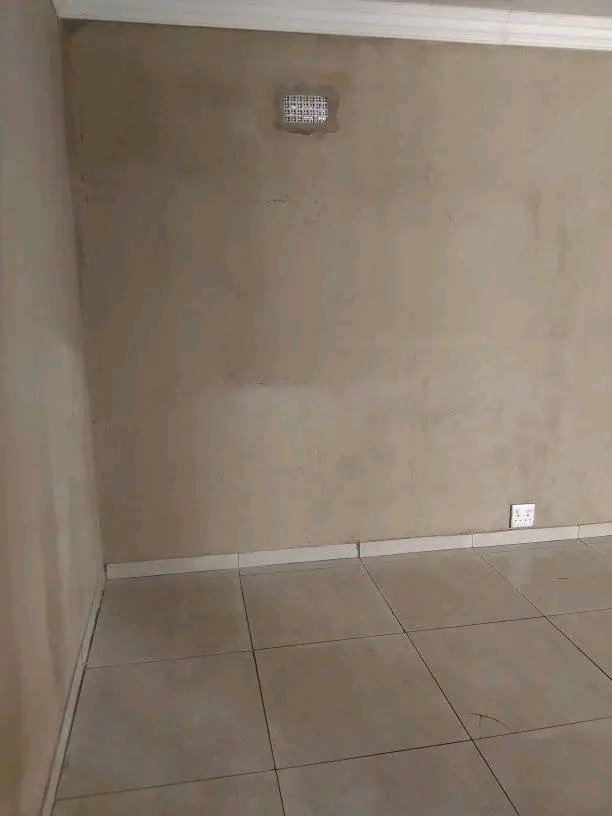 Bachelor available in ex1
with sink,  toilet  in Rabie Ridge