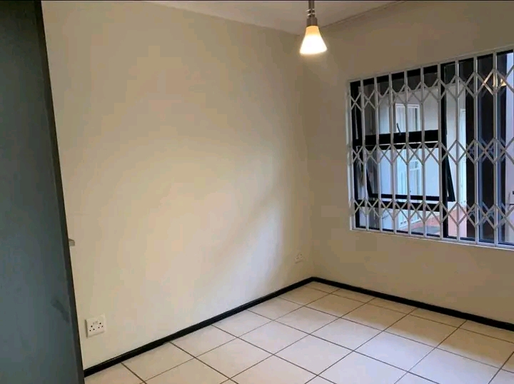 A well designed 2 bedrooms and 1 bathroom apa  in Northriding