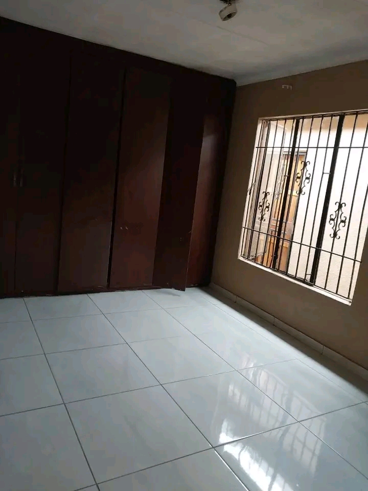 Full house  in extension 4
with:
2 bedroom   in Ebony Park