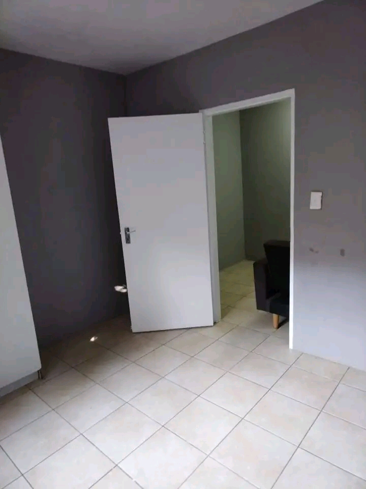 1 bedroom flat in ext 11
tiles and ceiling   in Ebony Park
