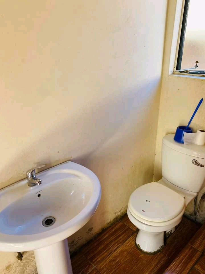 Hi , i have two identical rooms in protea gle  in Protea Glen