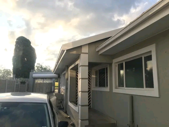 Beautiful modern 3 bed house for rent on a sh  in Elandspark