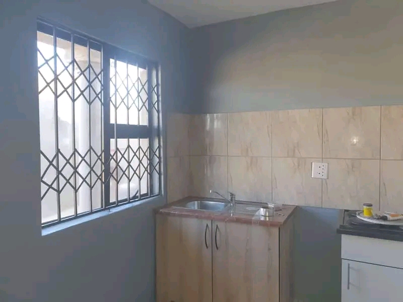 Ext 5 near cell c 
r2700 rent
r1500 deposit  in Ebony Park