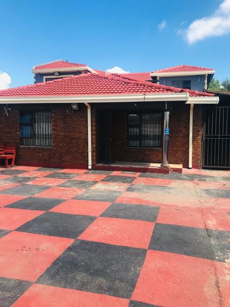 Room for rental immediately at pimville zone.  in Pimville