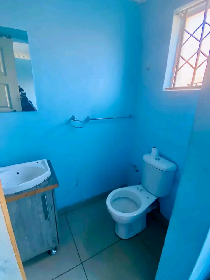 Bachelors room available for rent in r3200
*  in Ebony Park