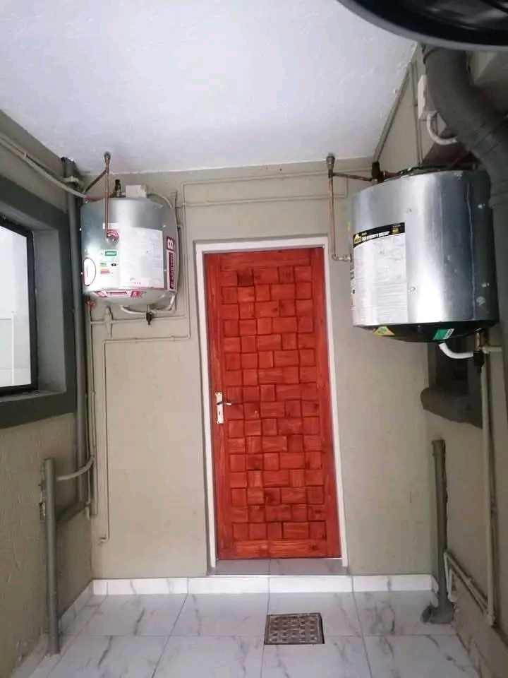 Bachelor unit for rent in ext 1!
we are plea  in Rabie ridge