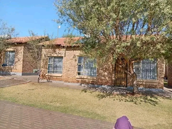 Rental available at lemonwood estates📍📍  in Dawn Park