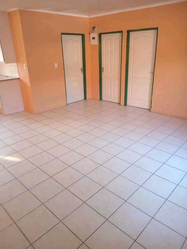 Spacious 2 bedroom cottage is available for r  in Old Birch Acres