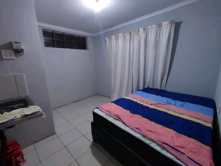 Rooms available month end july in ext 22. the  in Kaalfontein
