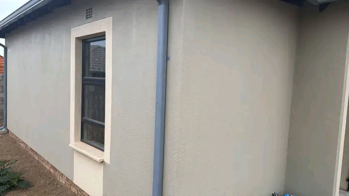 2 bedroom stand alone house in ex45 r5500 dep  in Clayville